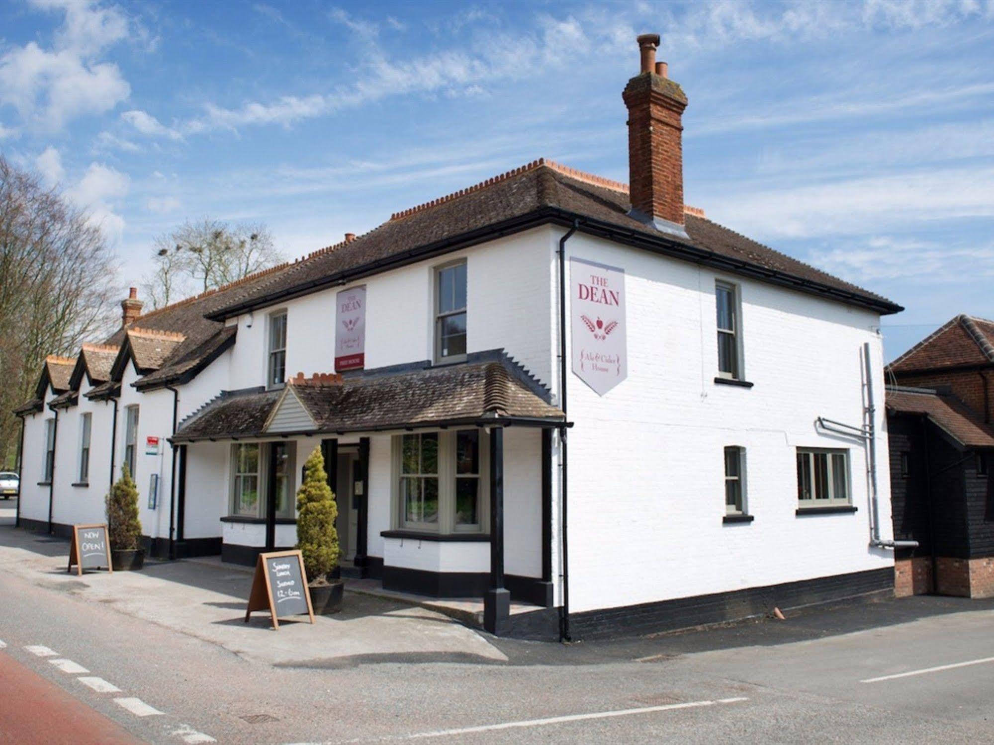 The Dean Ale & Cider House Hotell Chichester Exteriör bild