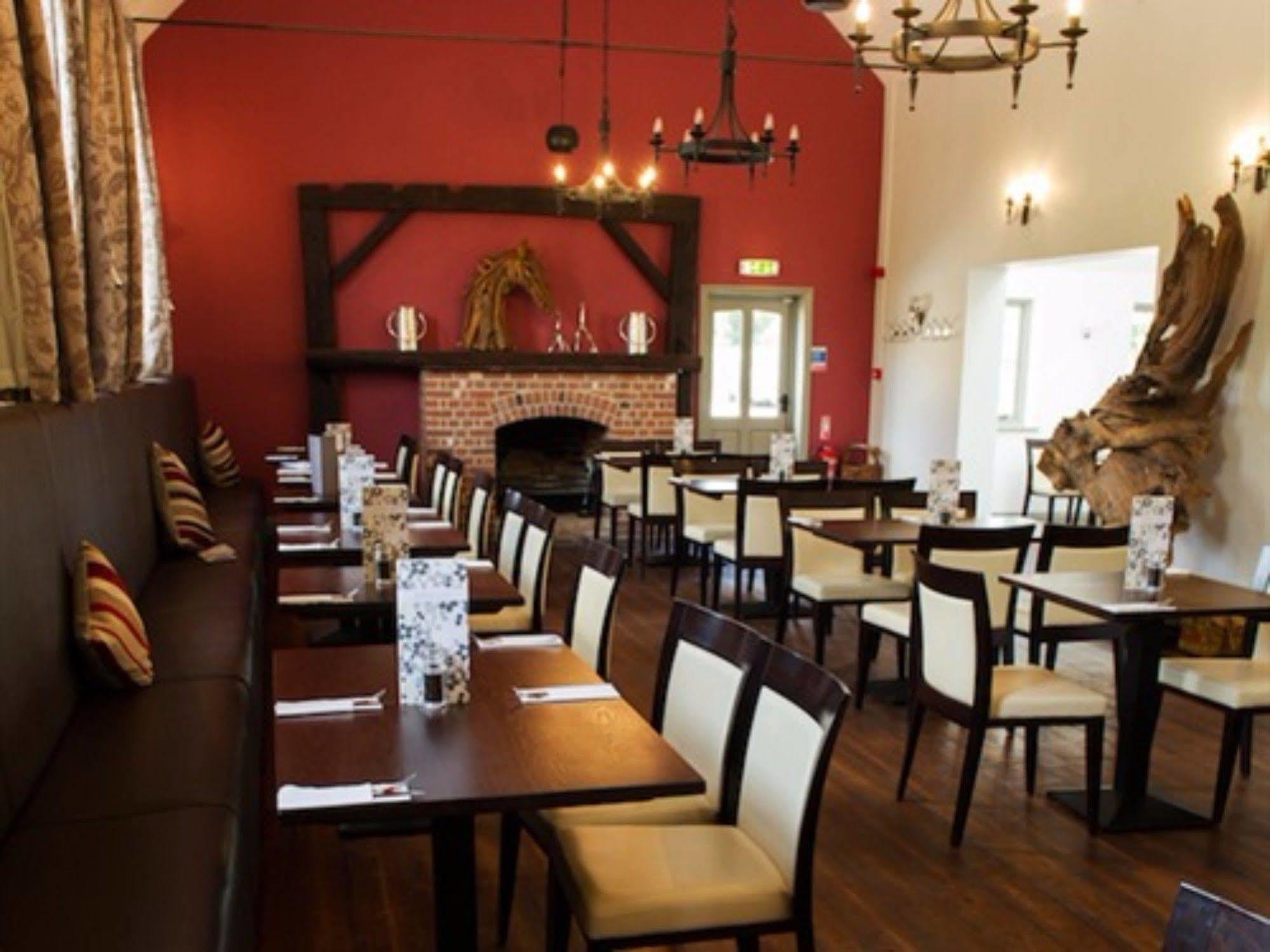 The Dean Ale & Cider House Hotell Chichester Exteriör bild